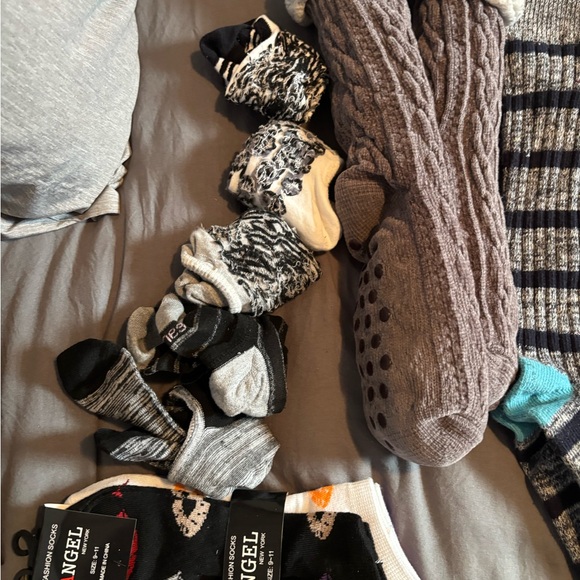 Assorted Women’s Fuzzy Socks Collection - Picture 2 of 6